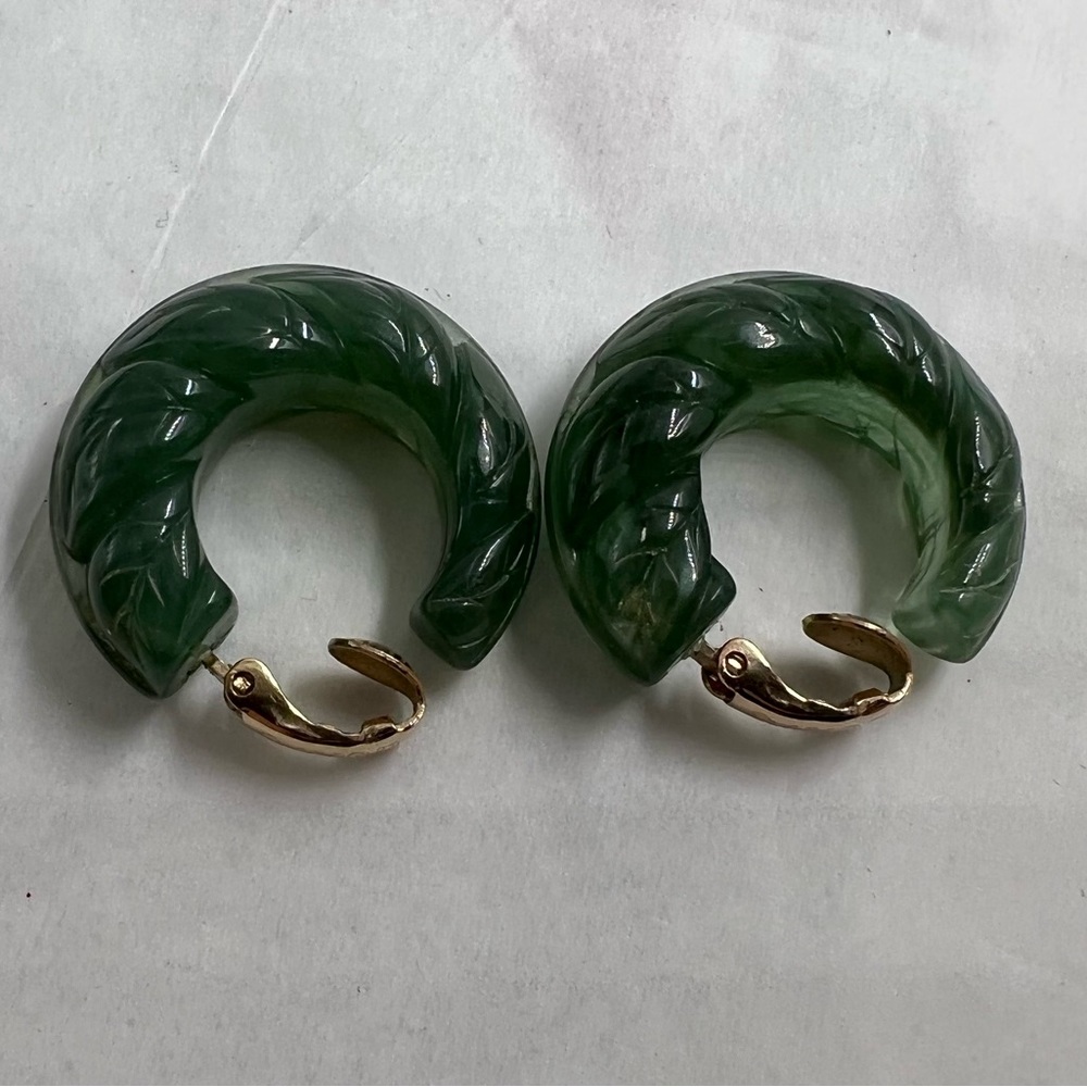 1982 Vintage Avon Floral Hoop Green Clip On Earrings - Picture 5 of 8